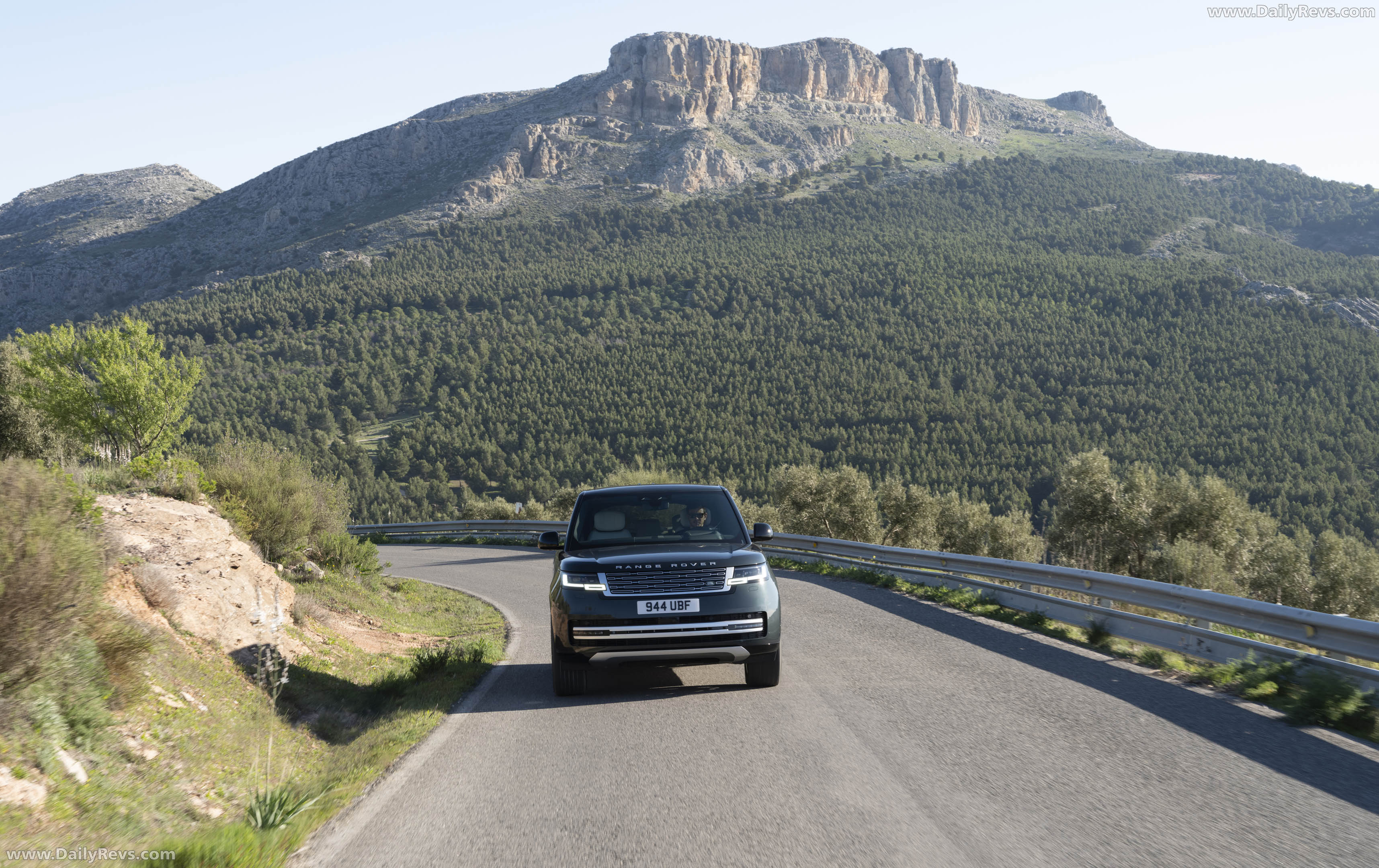 2027 Land Rover Range Rover Electric Front View